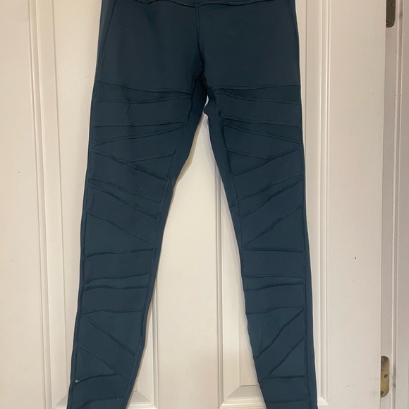 Wander under size 6 limited edition - Picture 3 of 3